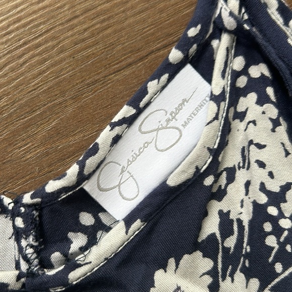 Jessica Simpson Navy and White Floral maternity Dress ! Medium - Picture 2 of 5